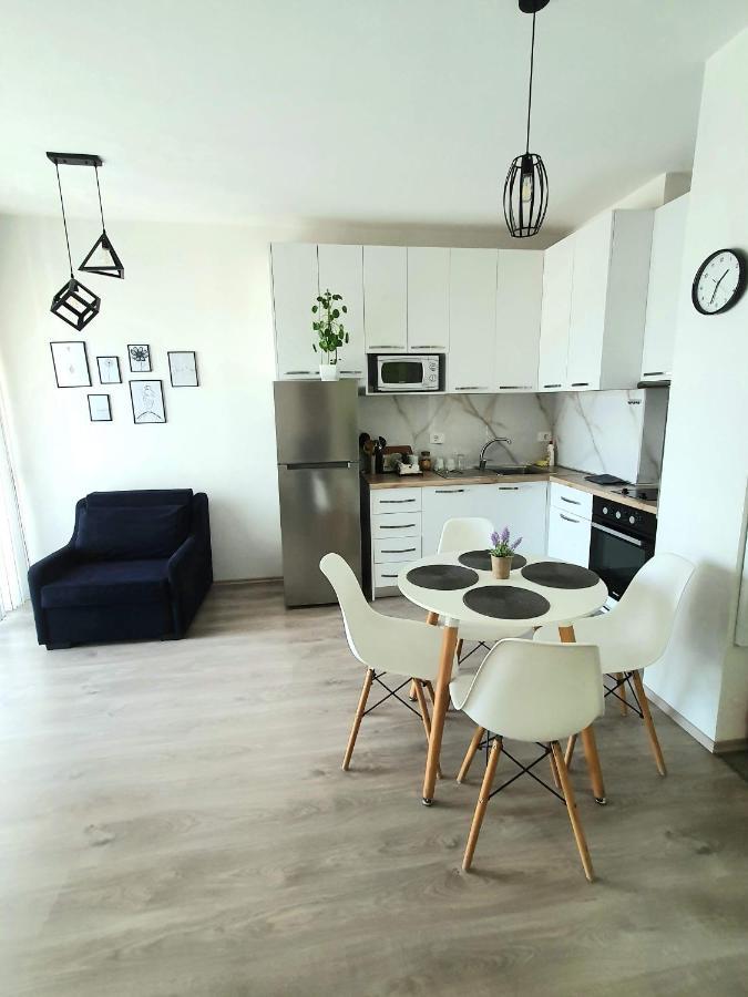 Rovena'S Apartment - Free Parking Τίρανα Εξωτερικό φωτογραφία
