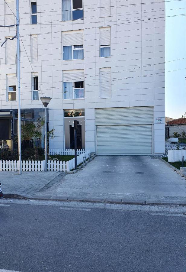 Rovena'S Apartment - Free Parking Τίρανα Εξωτερικό φωτογραφία