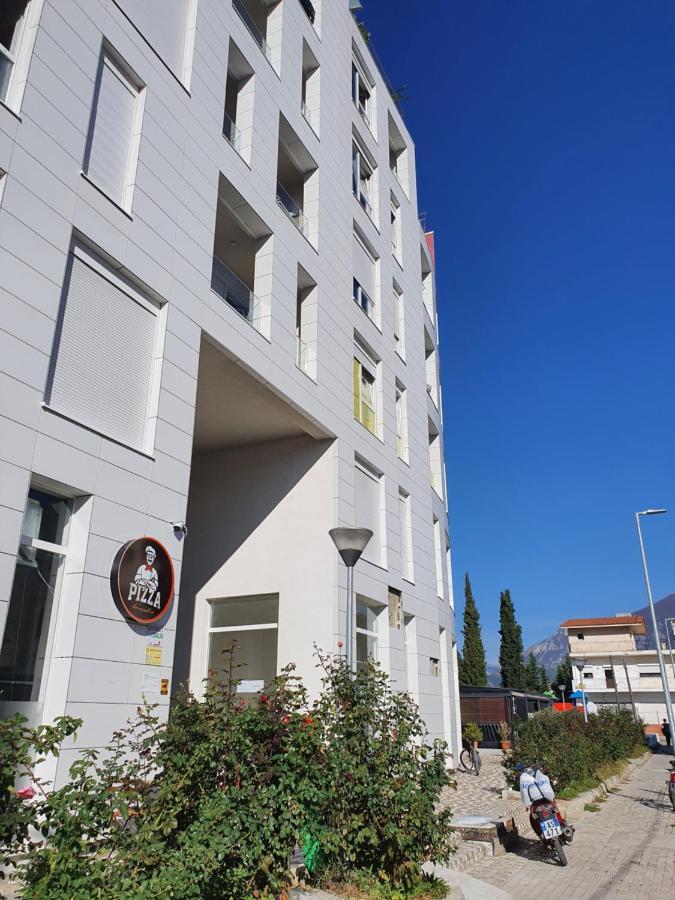 Rovena'S Apartment - Free Parking Τίρανα Εξωτερικό φωτογραφία