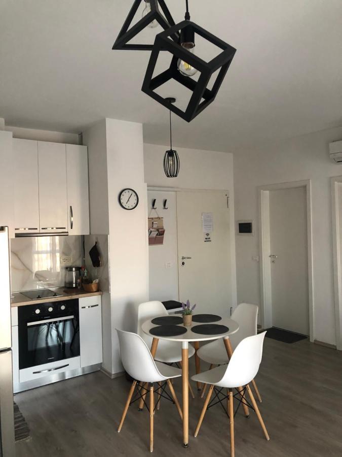 Rovena'S Apartment - Free Parking Τίρανα Εξωτερικό φωτογραφία
