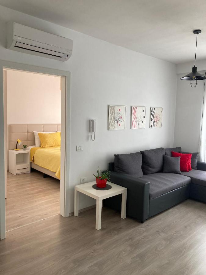 Rovena'S Apartment - Free Parking Τίρανα Εξωτερικό φωτογραφία