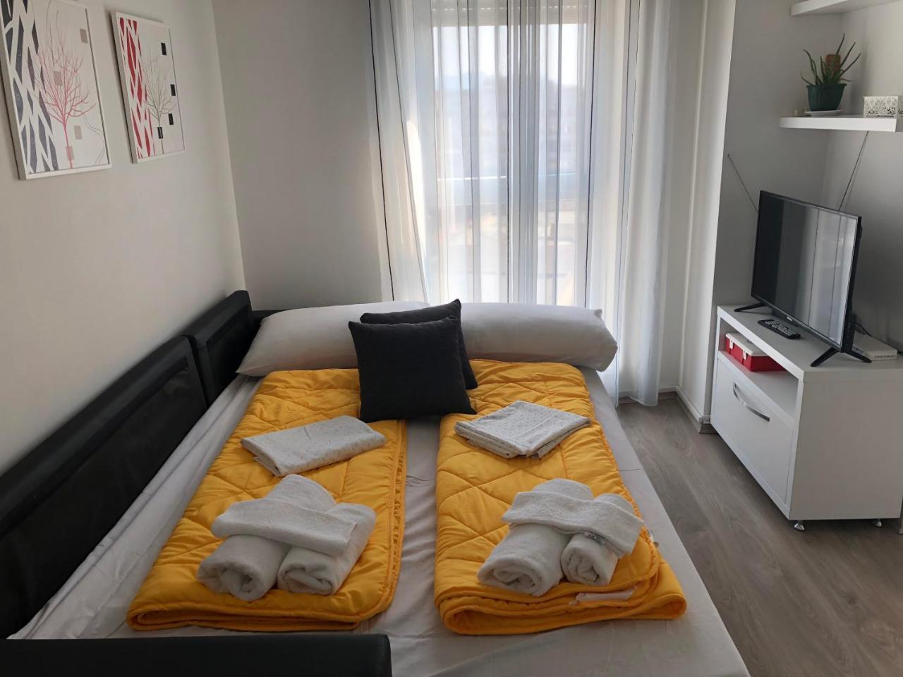 Rovena'S Apartment - Free Parking Τίρανα Εξωτερικό φωτογραφία